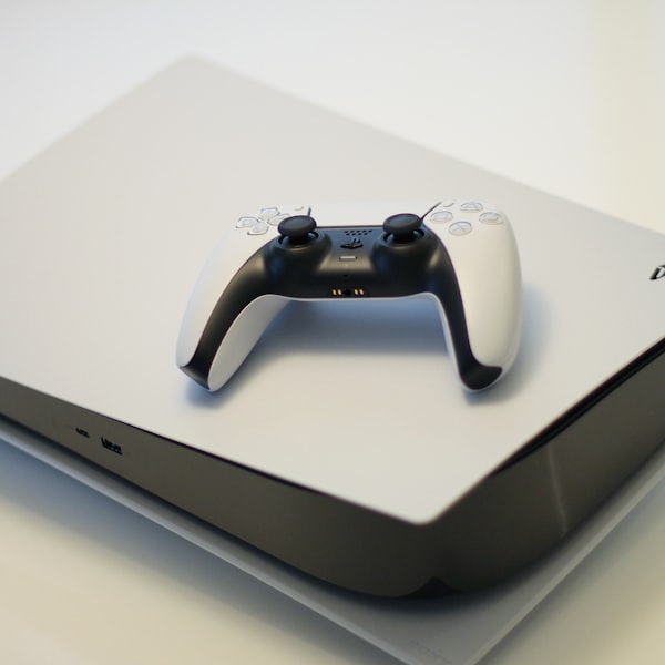 Sony PlayStation 5 Slim Disc Edition | 1TB SSD | 4K 120Hz | DualSense Controller